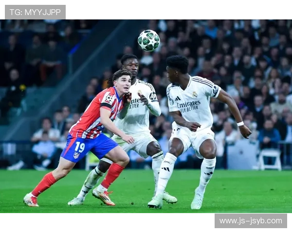 世体:卡马文加让皇马的中场更具活力和控制力 世体:卡马文加让皇马的中场更具活力和控制力